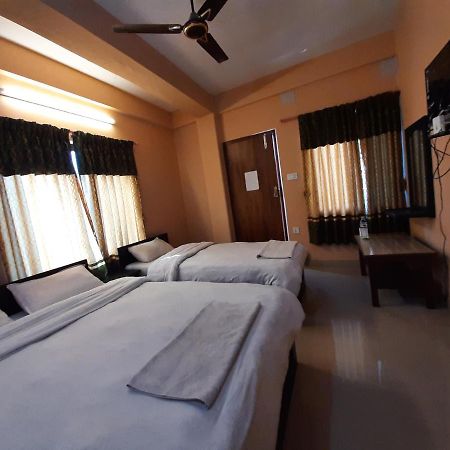 Hotel Eagle Zone Pokhara Buitenkant foto