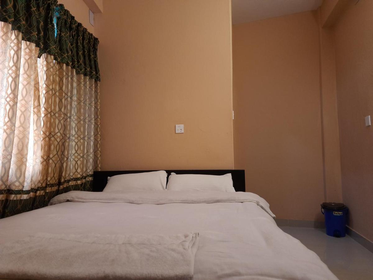 Hotel Eagle Zone Pokhara Buitenkant foto