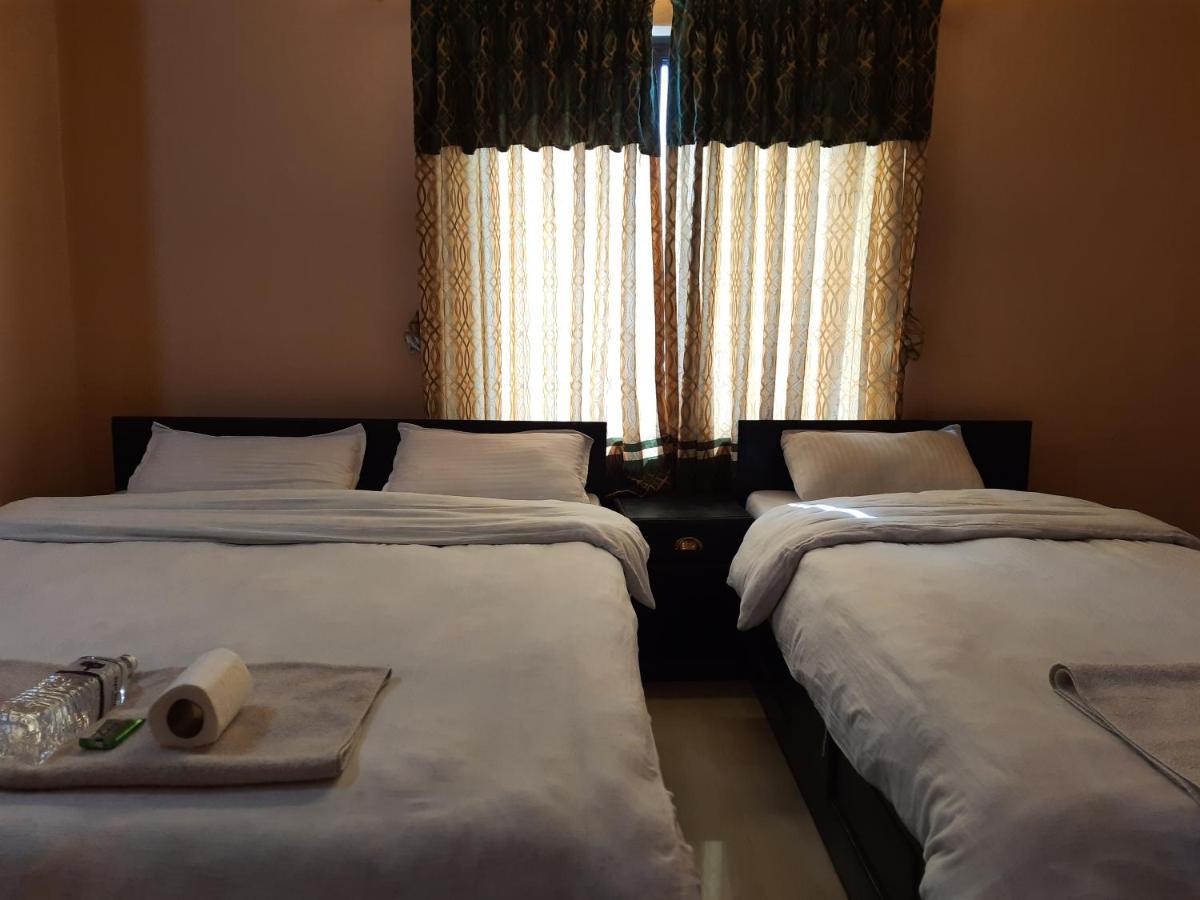 Hotel Eagle Zone Pokhara Buitenkant foto