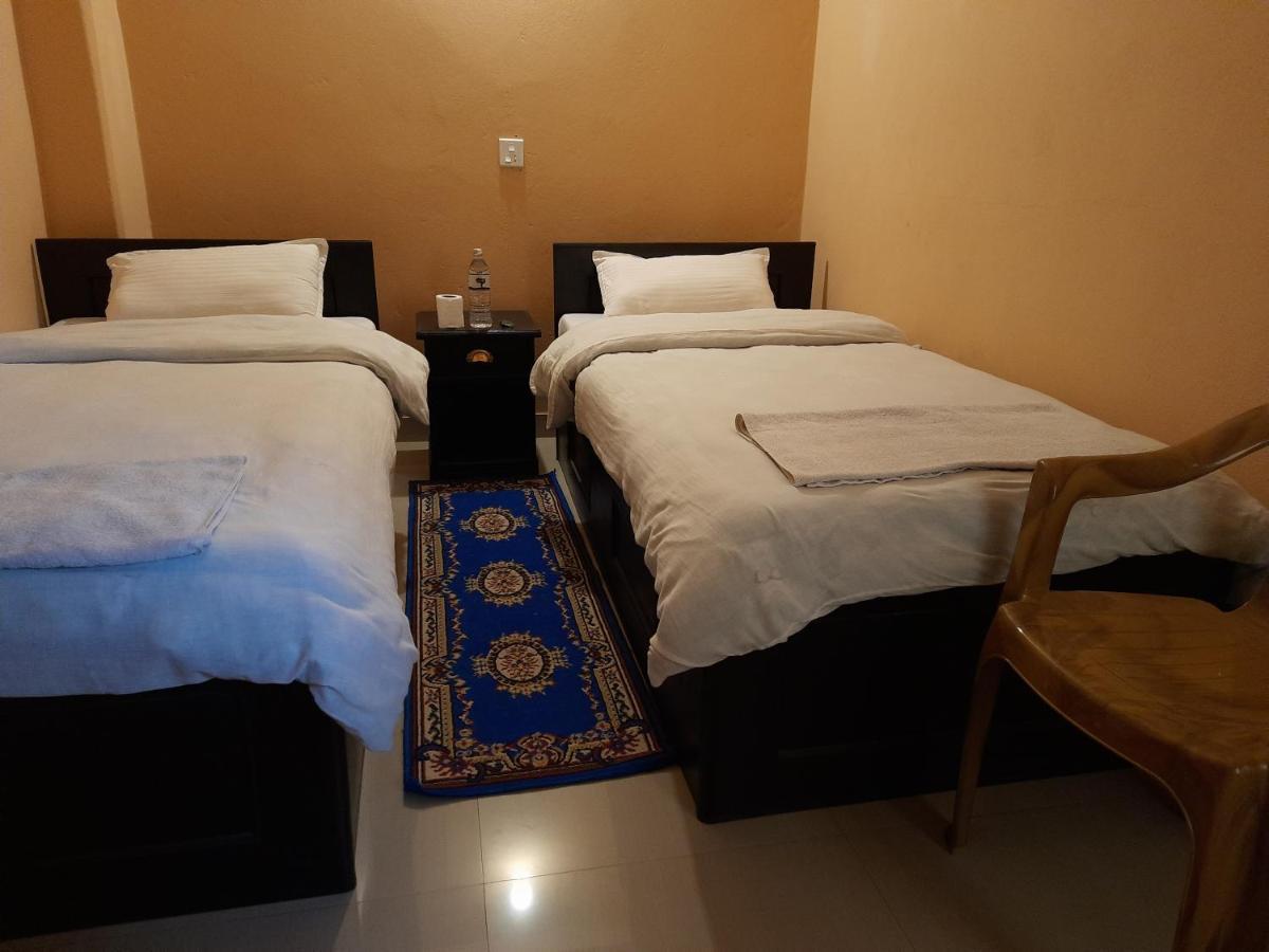 Hotel Eagle Zone Pokhara Buitenkant foto