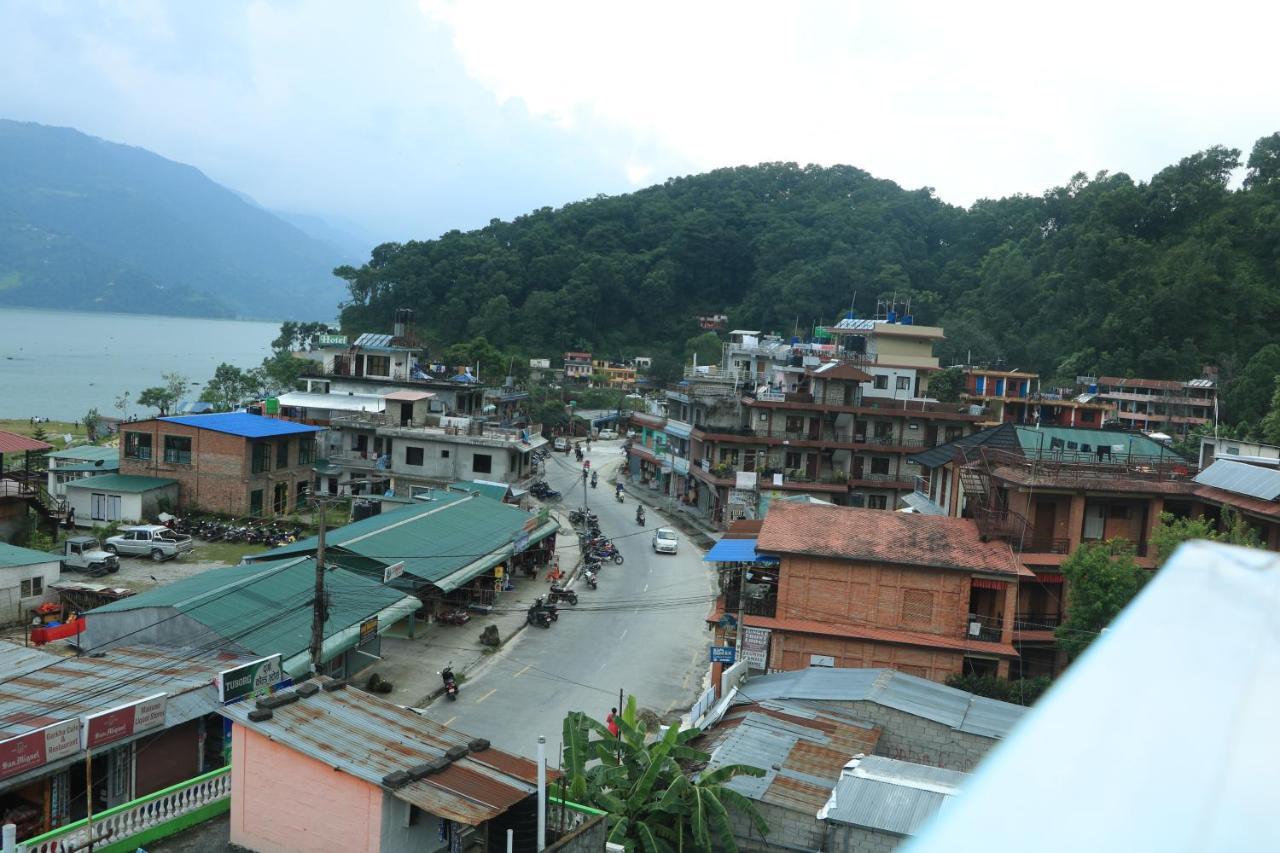 Hotel Eagle Zone Pokhara Buitenkant foto