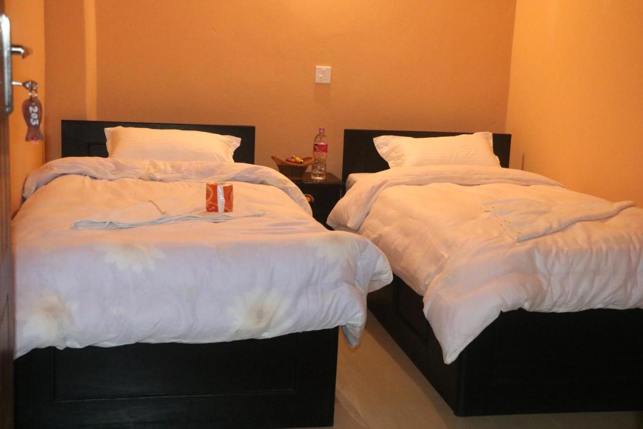 Hotel Eagle Zone Pokhara Buitenkant foto