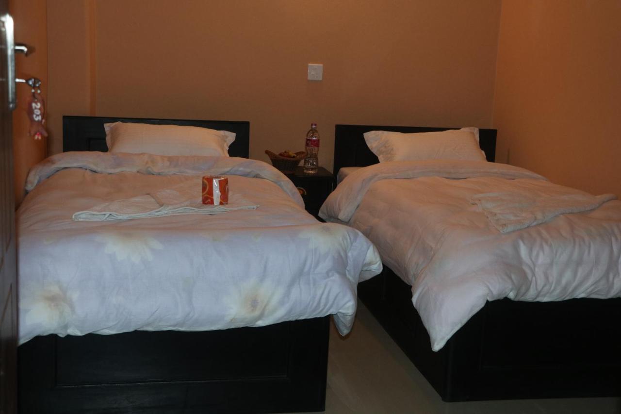 Hotel Eagle Zone Pokhara Buitenkant foto