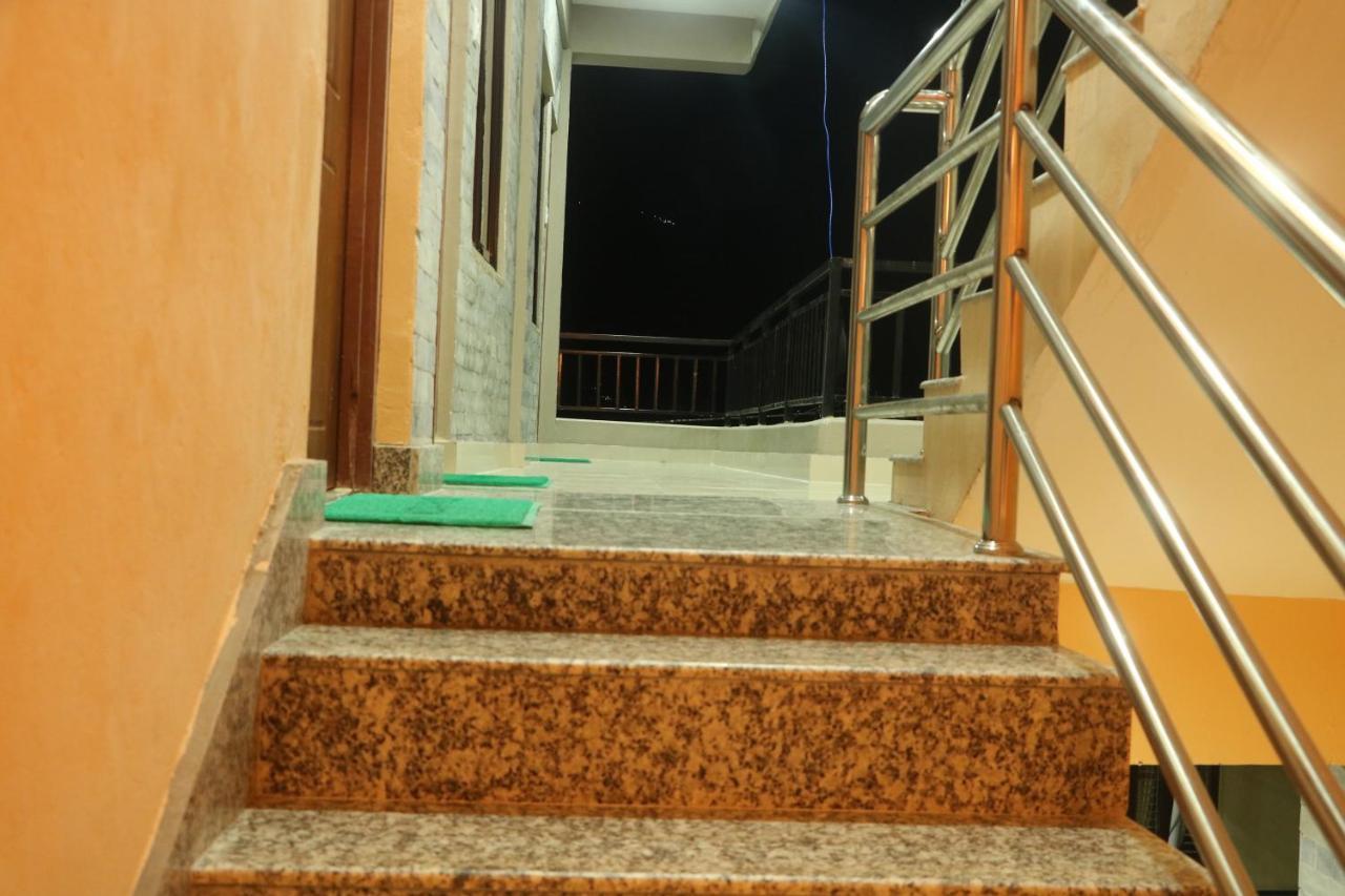 Hotel Eagle Zone Pokhara Buitenkant foto