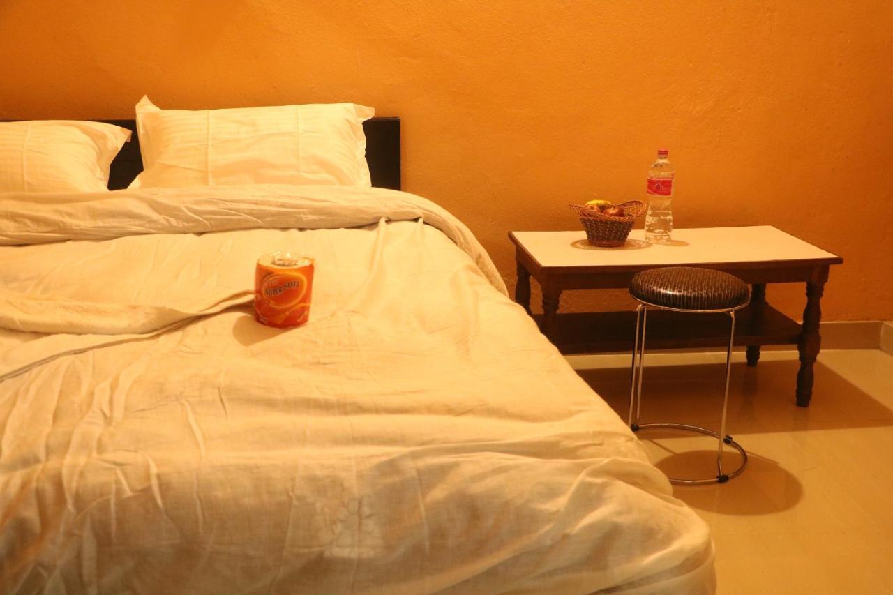 Hotel Eagle Zone Pokhara Buitenkant foto