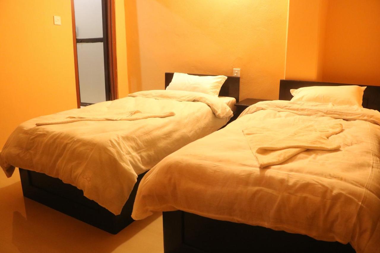 Hotel Eagle Zone Pokhara Buitenkant foto