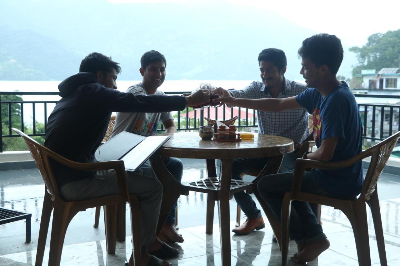 Hotel Eagle Zone Pokhara Buitenkant foto
