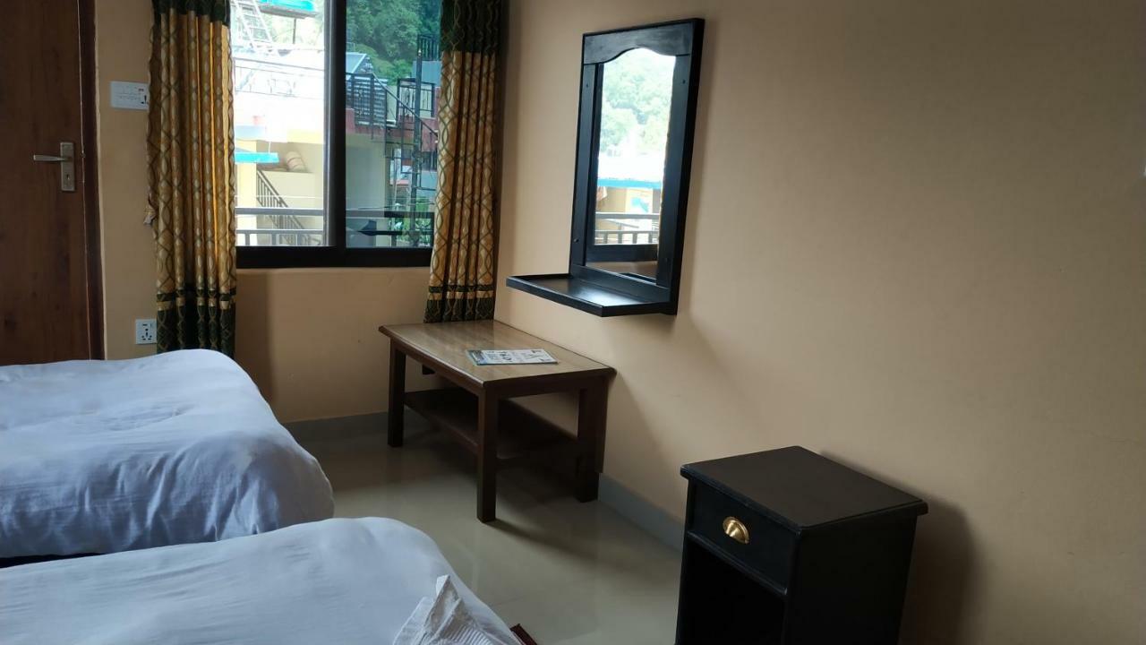 Hotel Eagle Zone Pokhara Buitenkant foto